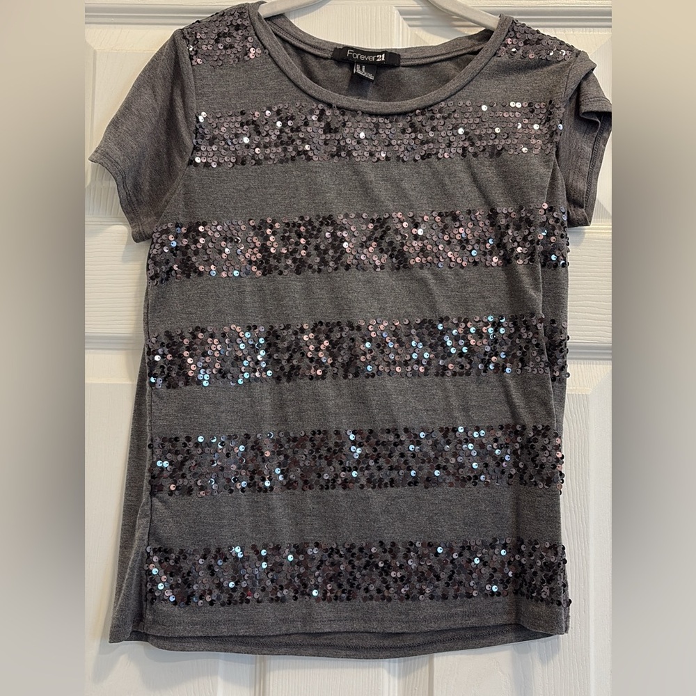Forever 21 Gray Sequin Short Sleeve Tee